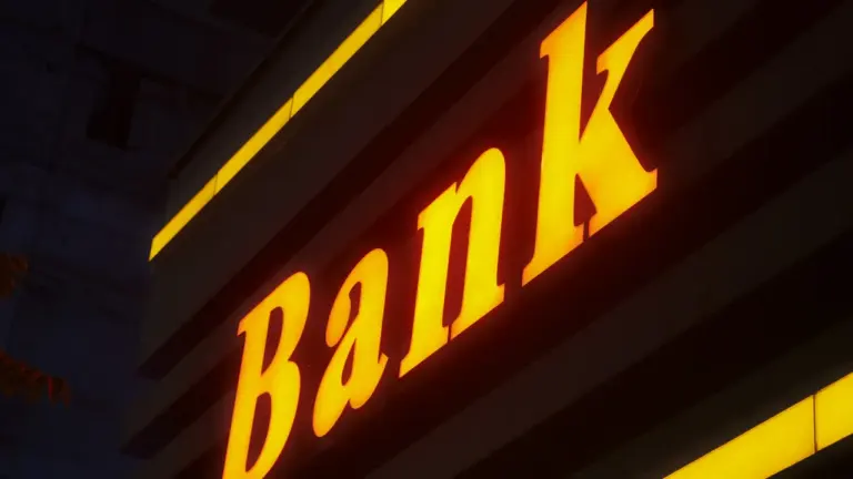 Bankinis sukčiavimas: ką daryti per pirmąsias minutes