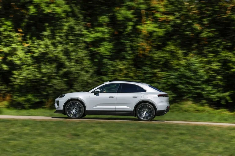 „Porsche Macan“ pirkėjams – naujas įrangos paketas ir daugiau galios