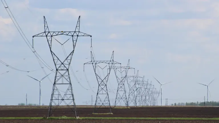 Lietuvos elektros kainų šuolis: ką svarbu žinoti vartotojams