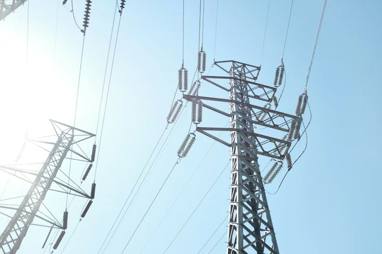 Lietuvos elektros kainų šuolis: ką svarbu žinoti vartotojams