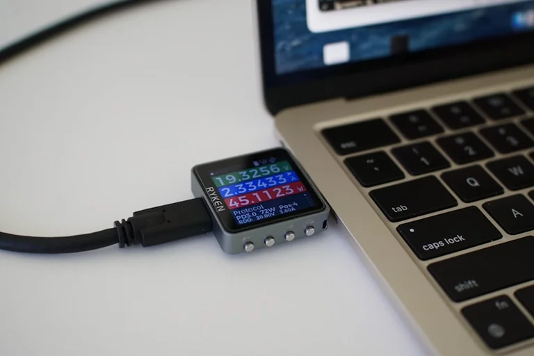 USB-C kompiuteriams nuo 2026 m.: ką tikrinti pirkėjui
