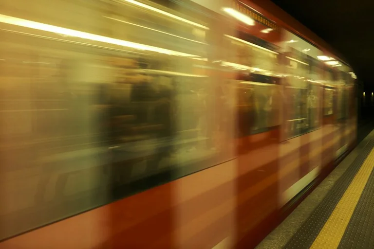 Sapnas apie vėluojantį traukinį: ką jis gali atspindėti