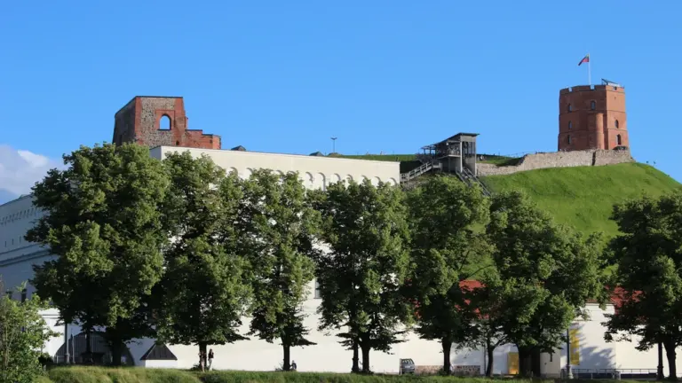 Spalio 11-oji: Vilnius grįžo, bet suverenitetas susiaurėjo