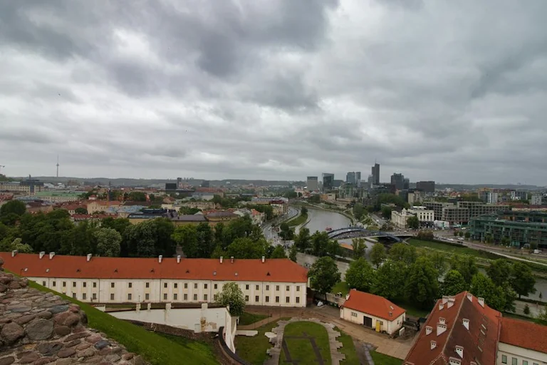 Spalio 11-oji: Vilnius grįžo, bet suverenitetas susiaurėjo